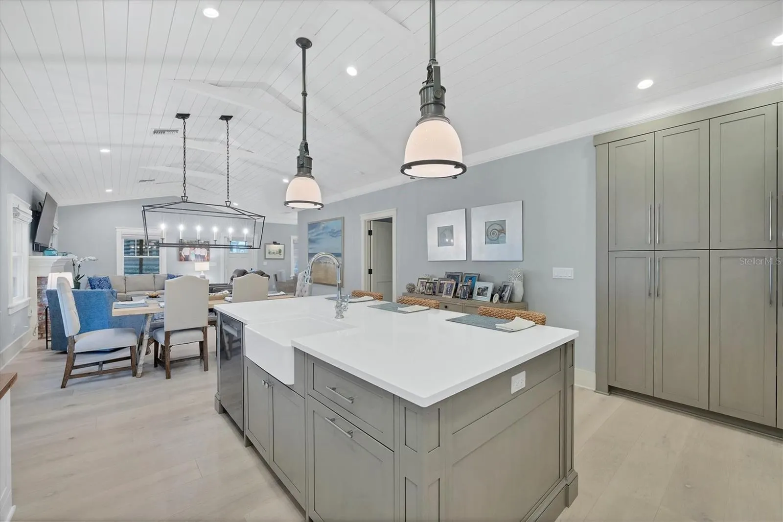 291 PALM AVE