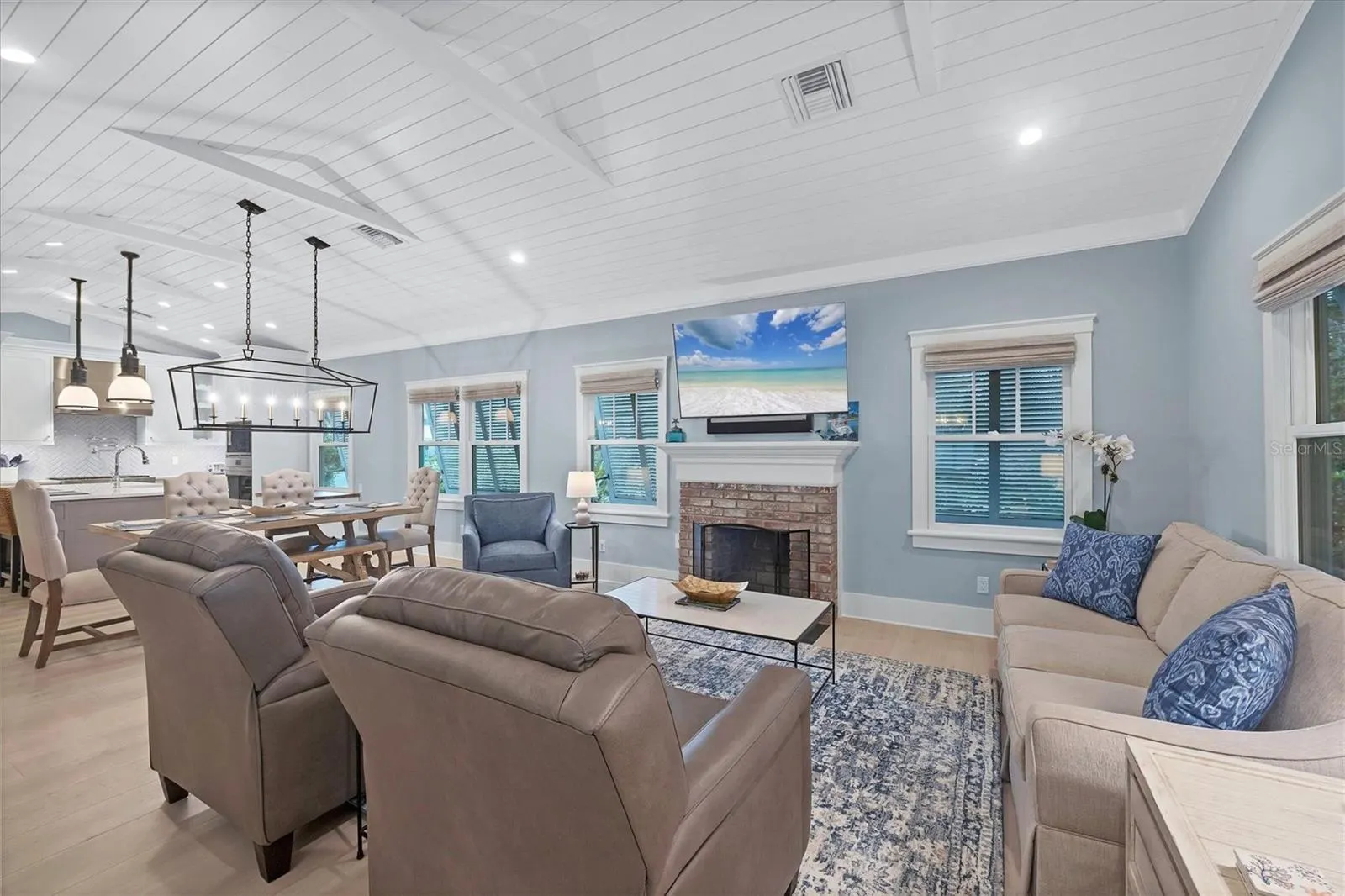 291 PALM AVE