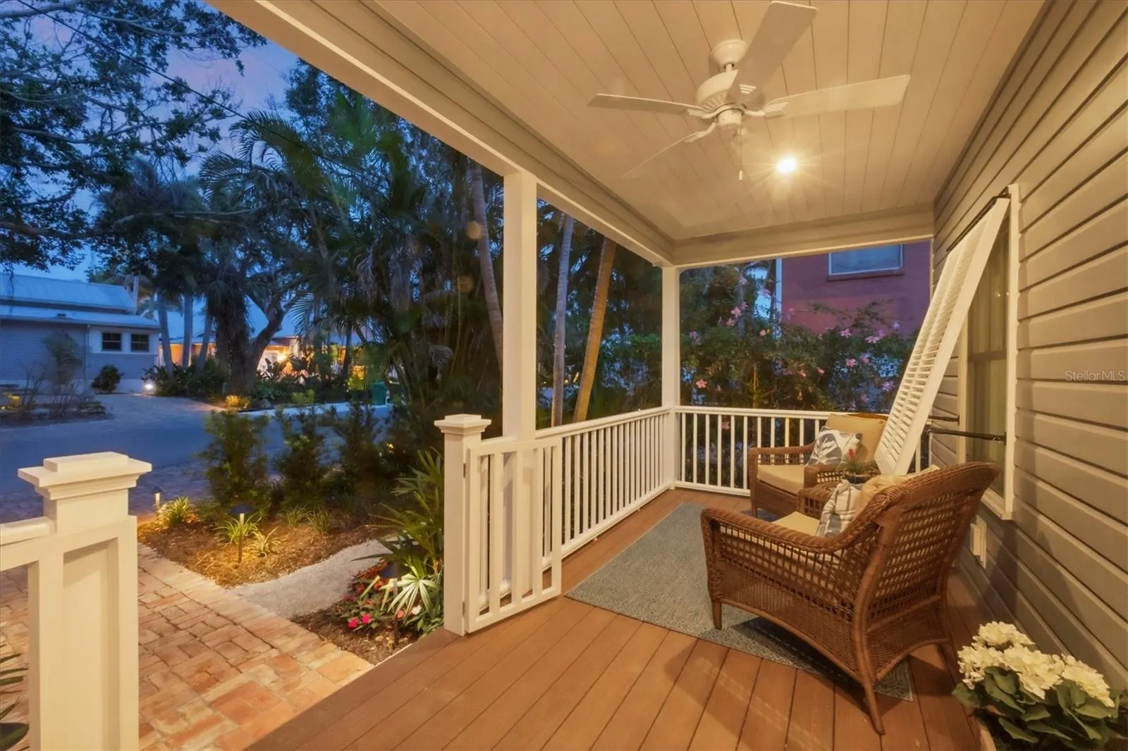 291 PALM AVE
