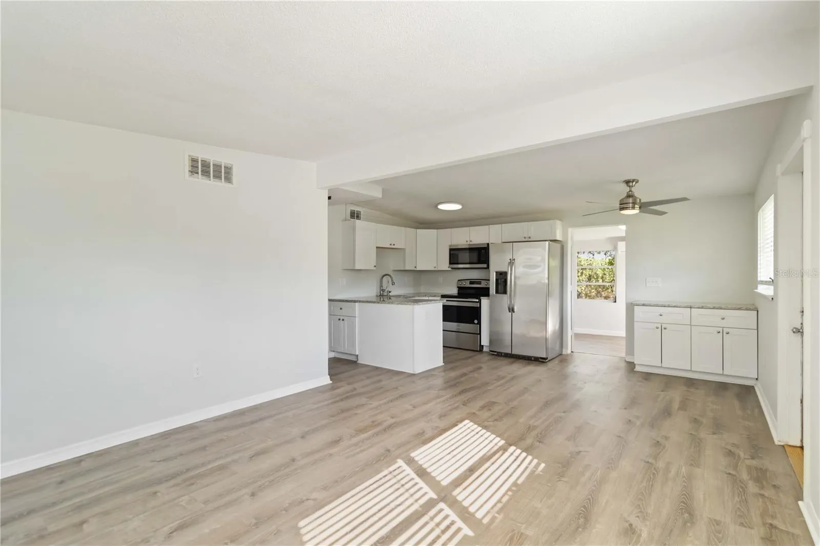 1506 14TH ST E