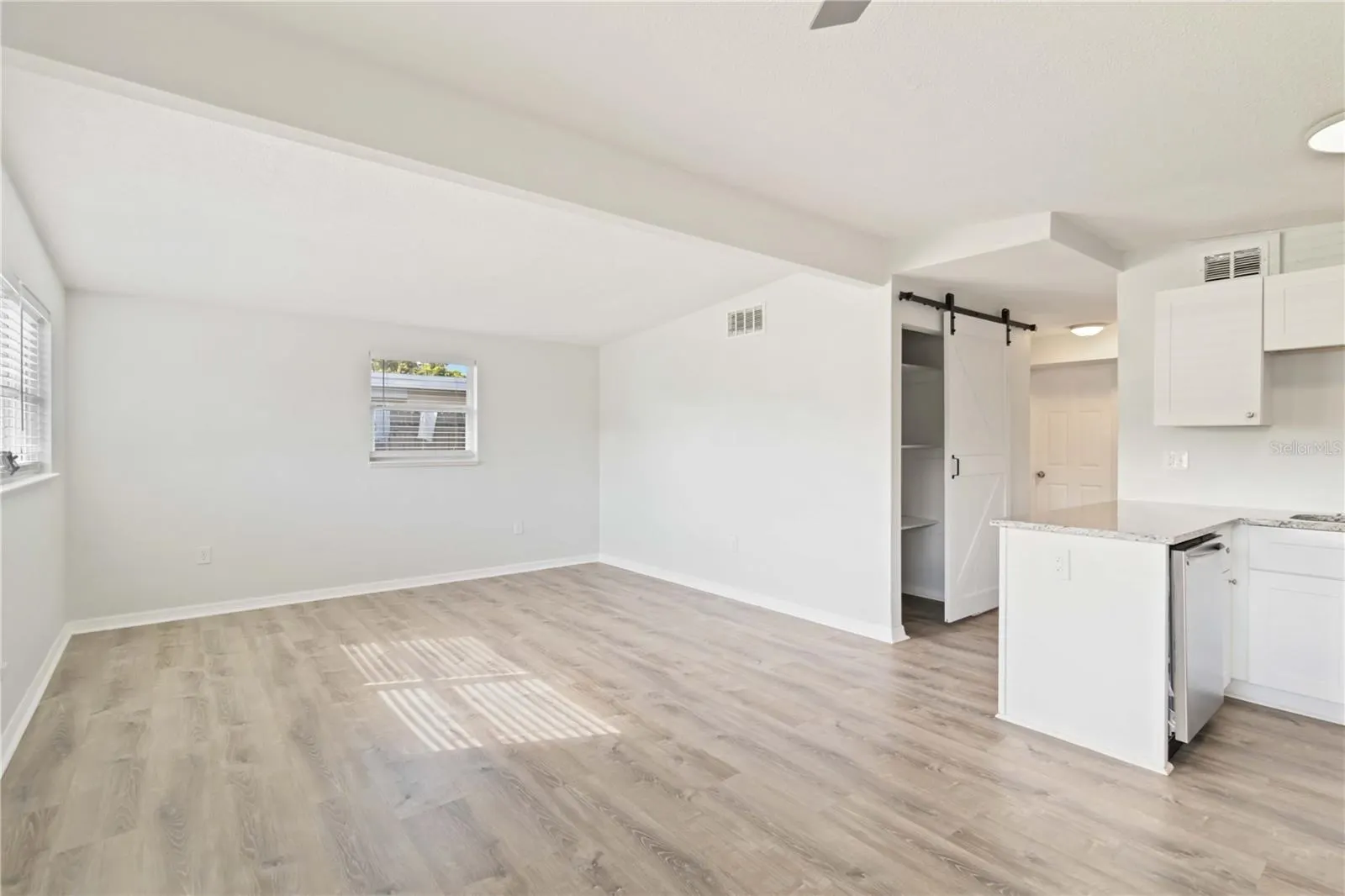 1506 14TH ST E