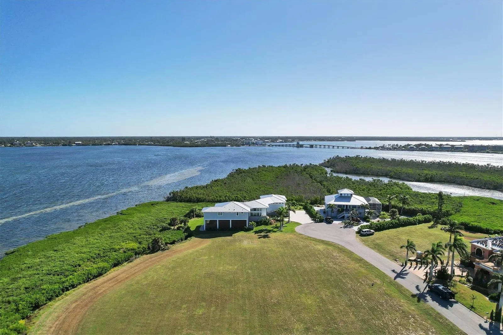 5248 THE POINTE