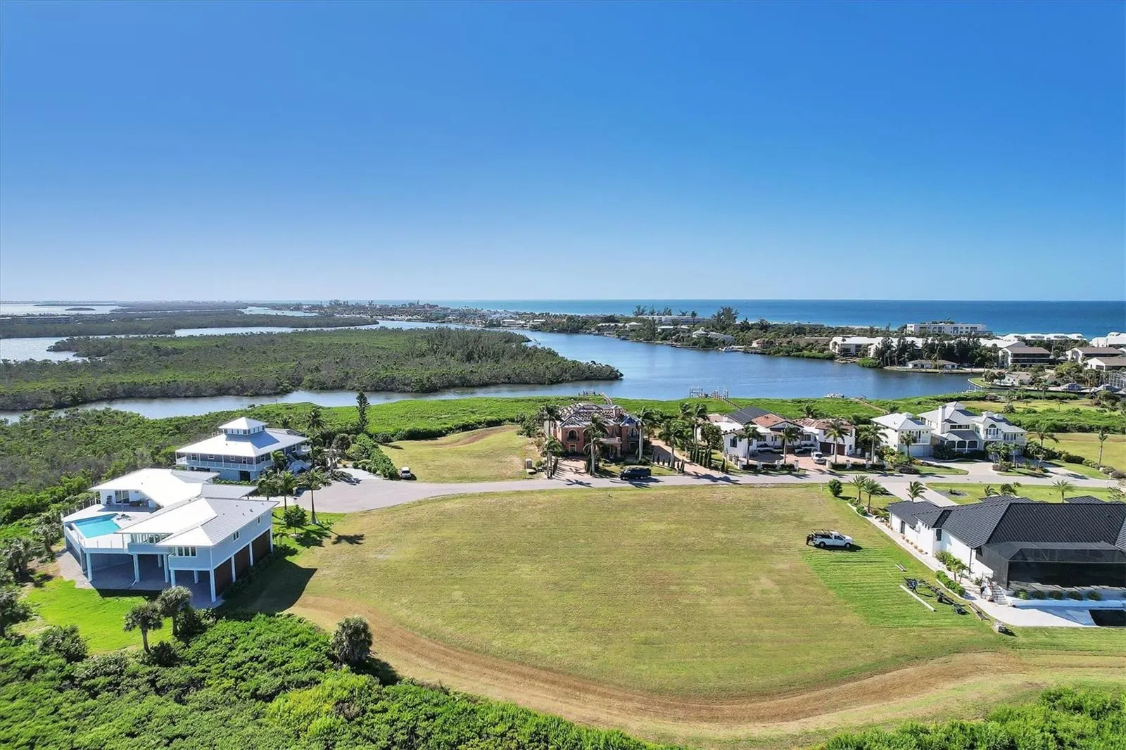 5248 THE POINTE