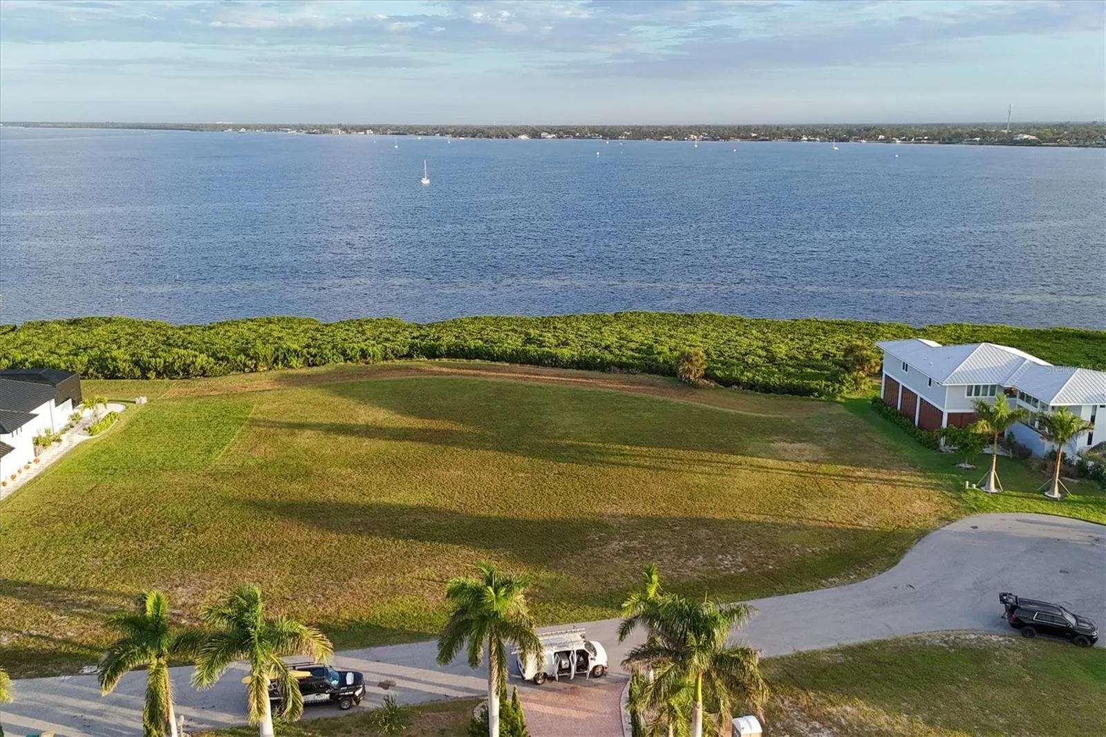 5248 THE POINTE