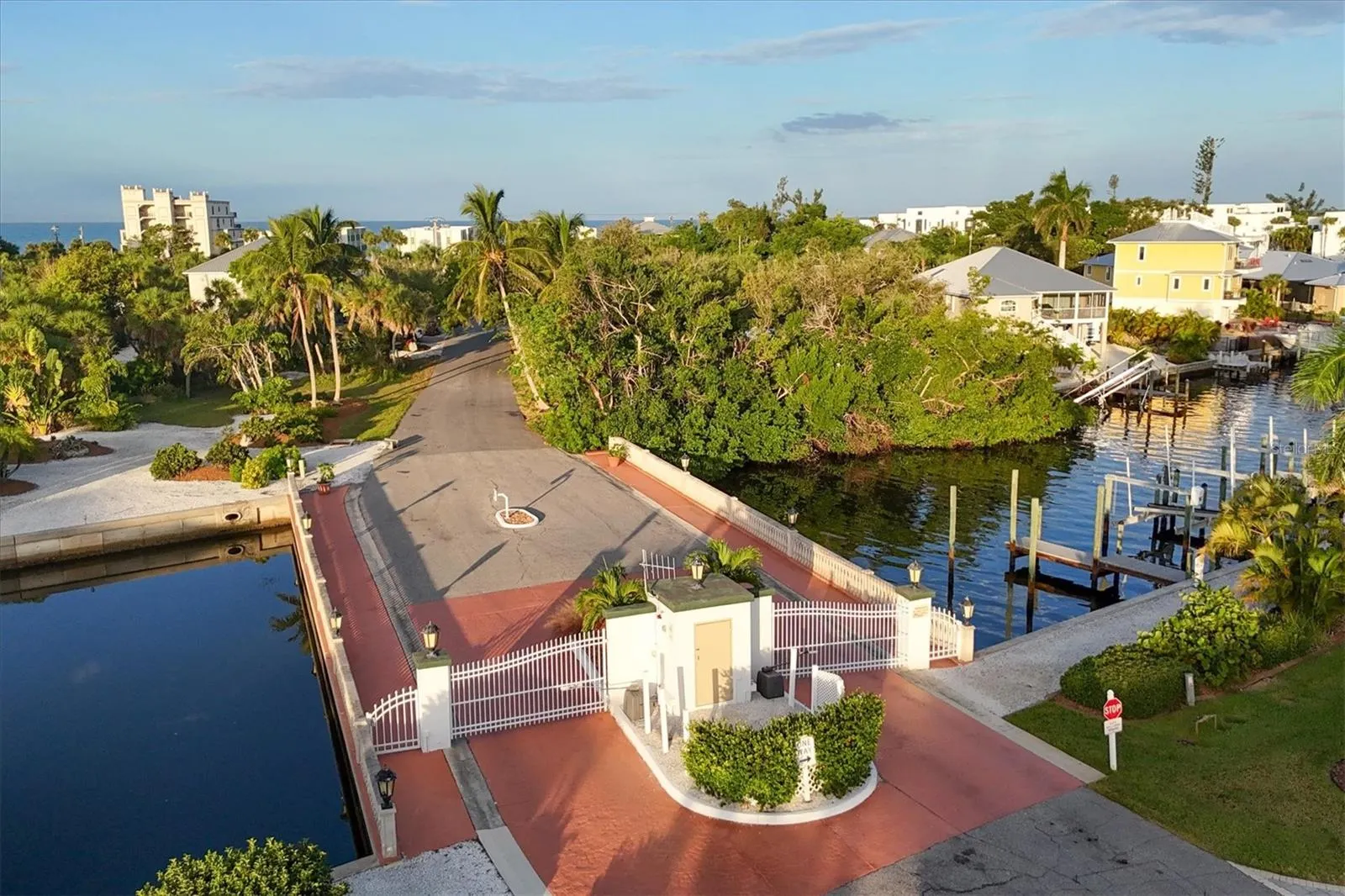 5248 THE POINTE