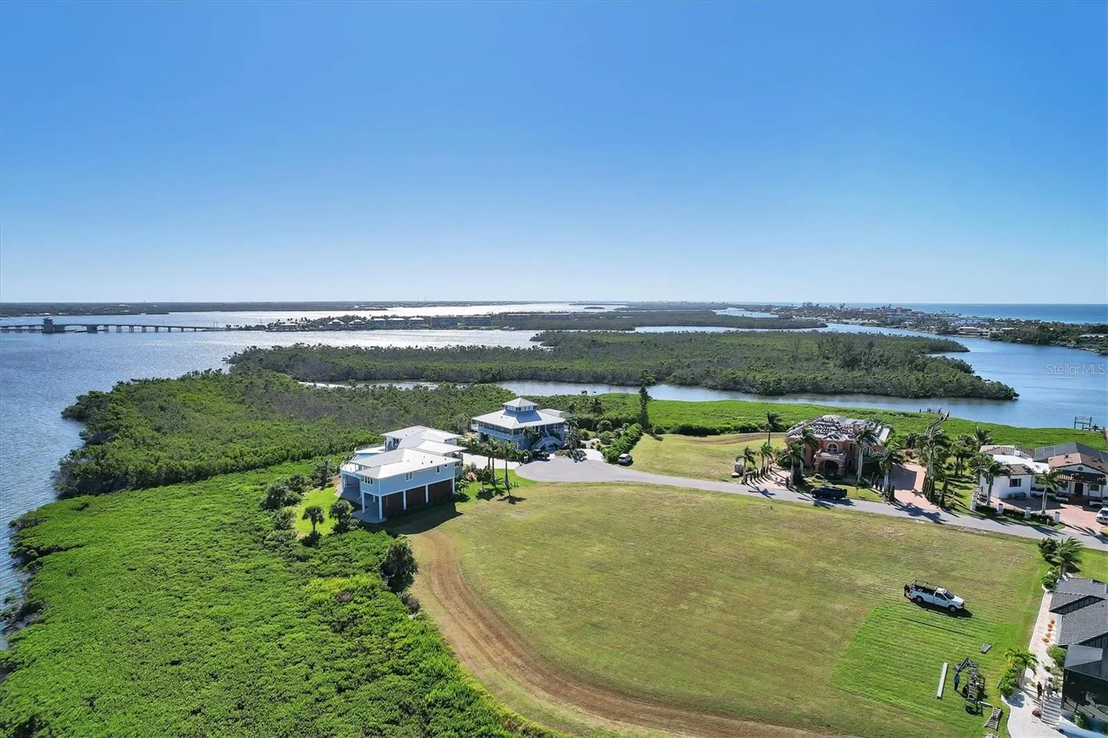 5248 THE POINTE