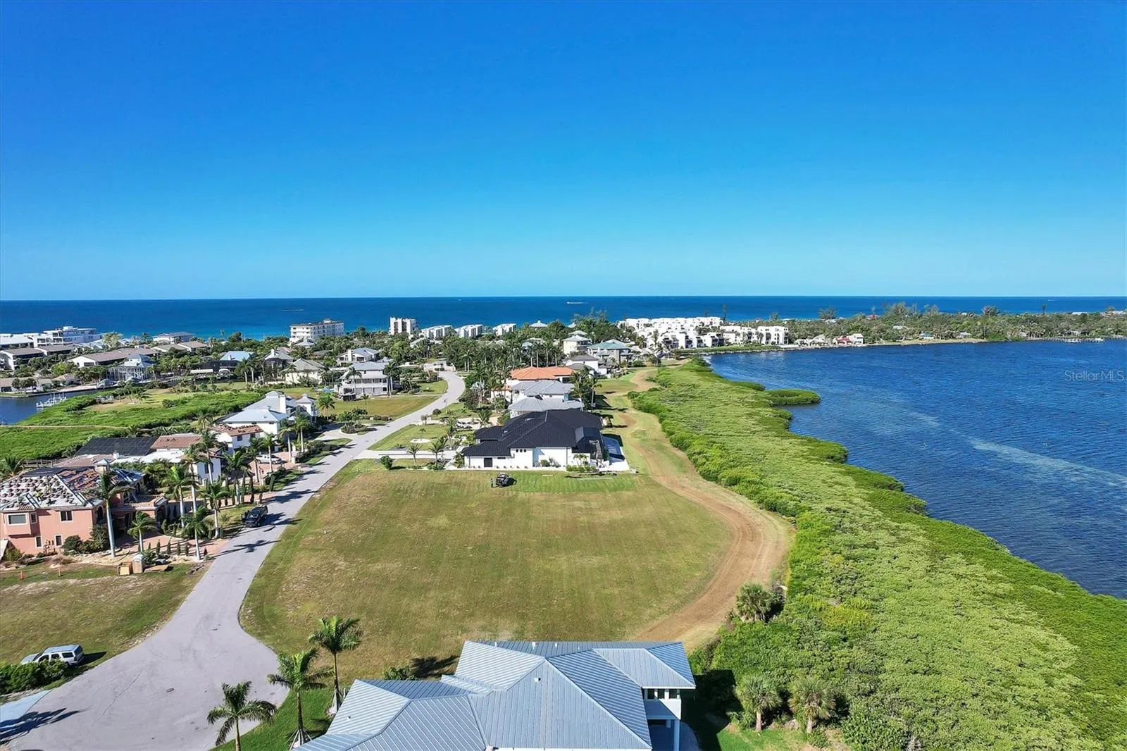 5248 THE POINTE