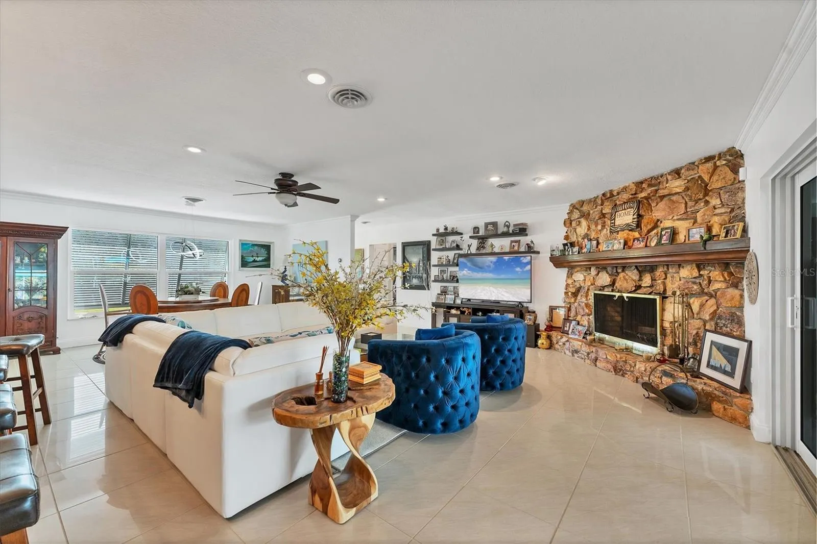 1080 BAYSHORE DR