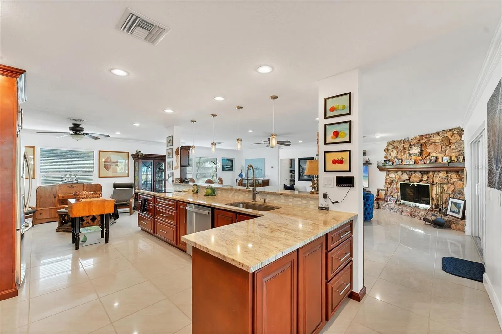 1080 BAYSHORE DR
