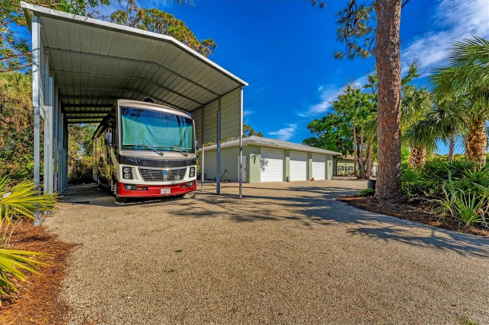 1080 BAYSHORE DR