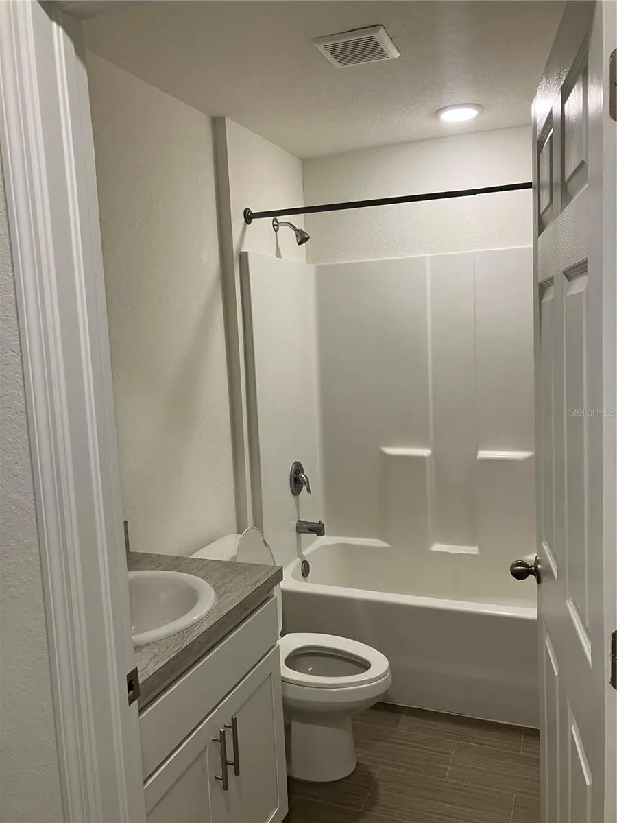 4281 GOLFAIR LN