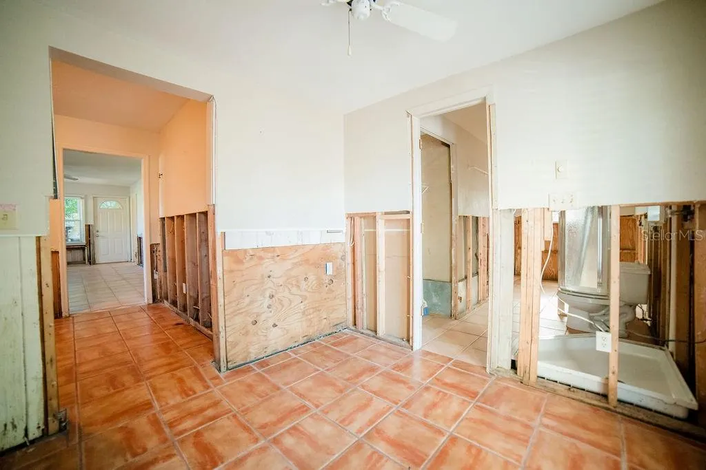 521 W OLYMPIA AVE