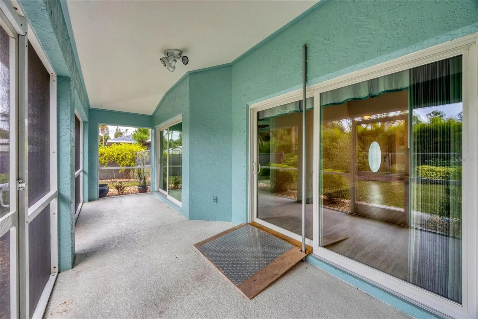 1469 FRANKLIN LN