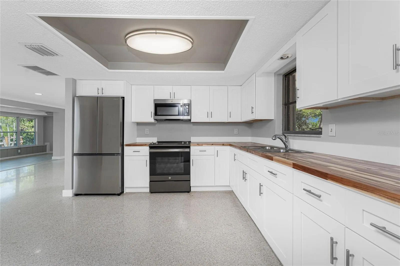 1410 SAN JOSE DR