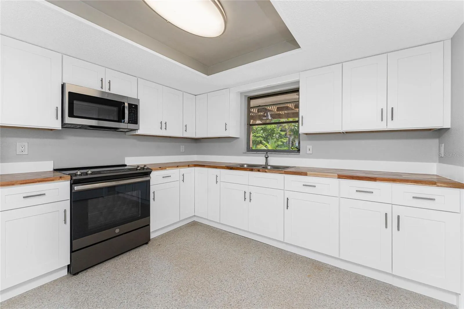 1410 SAN JOSE DR