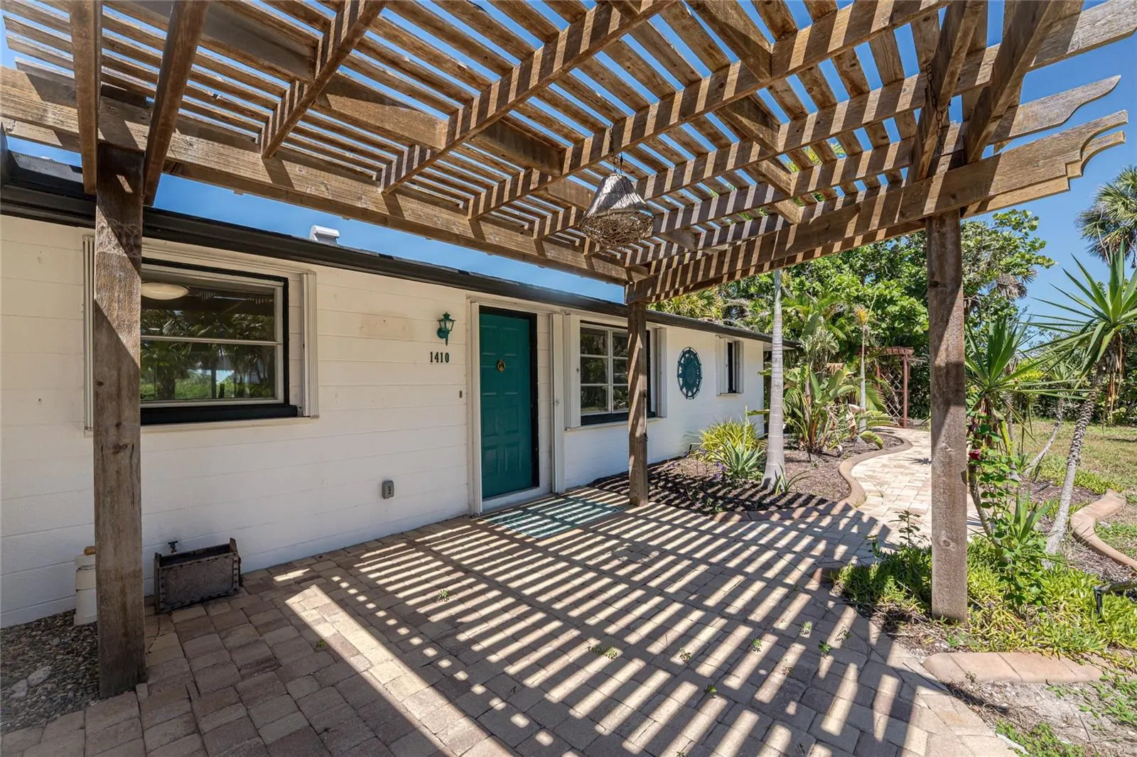 1410 SAN JOSE DR