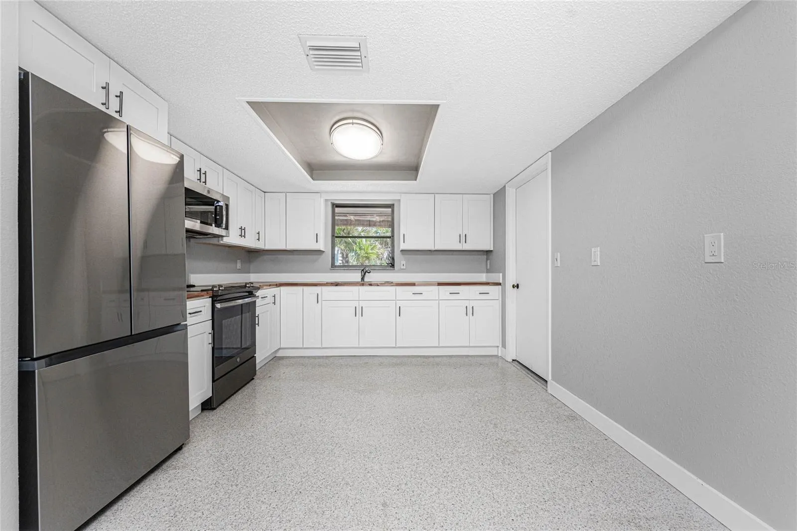 1410 SAN JOSE DR