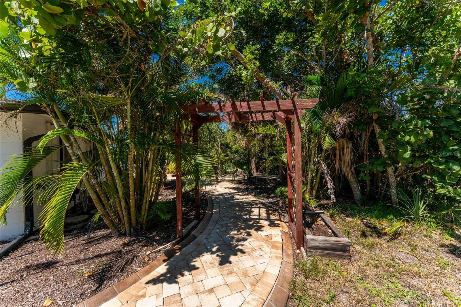 1410 SAN JOSE DR