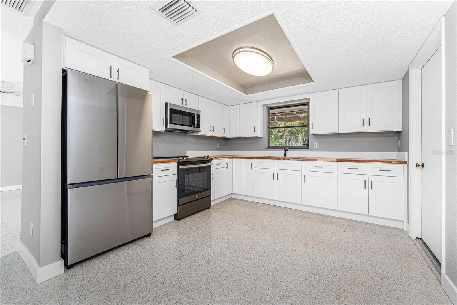 1410 SAN JOSE DR