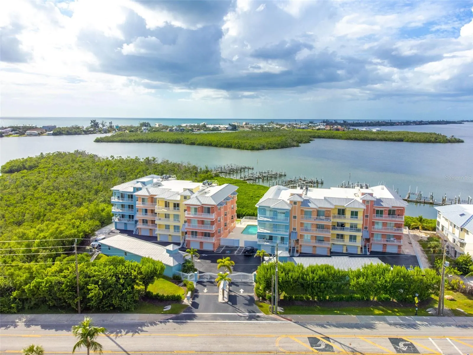1420 BEACH RD #204, #204
