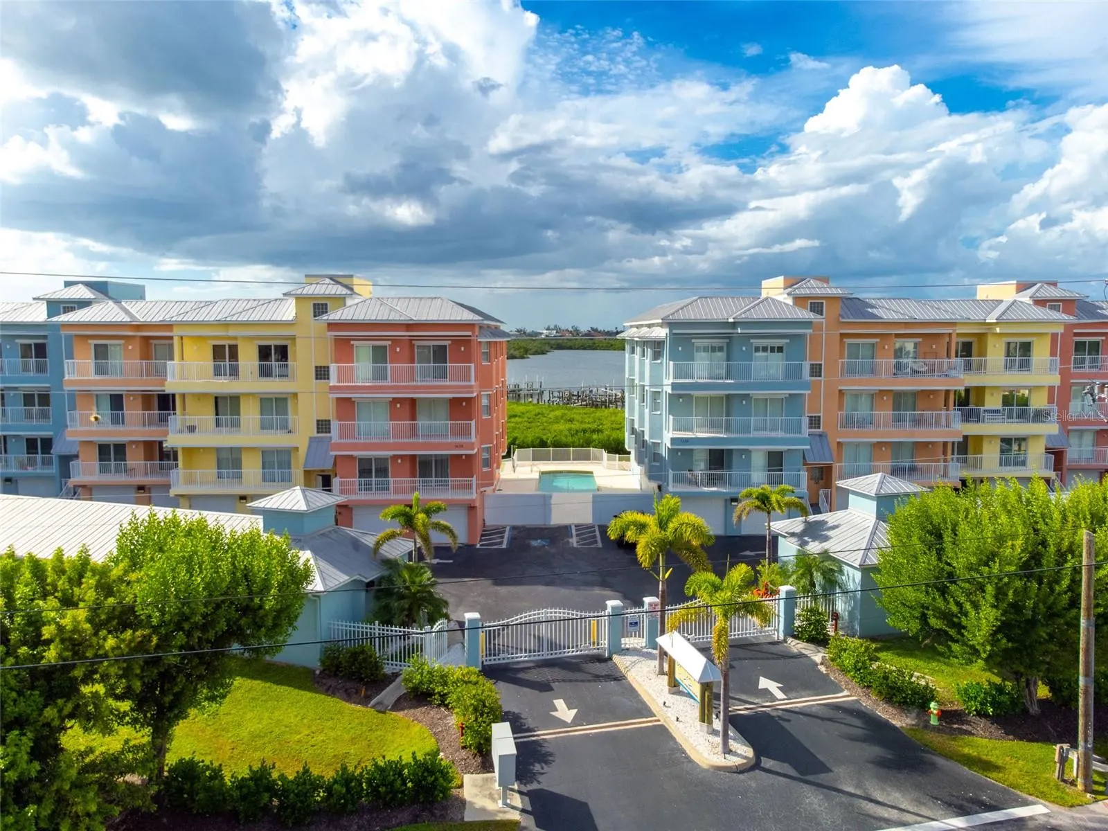 1420 BEACH RD #204, #204