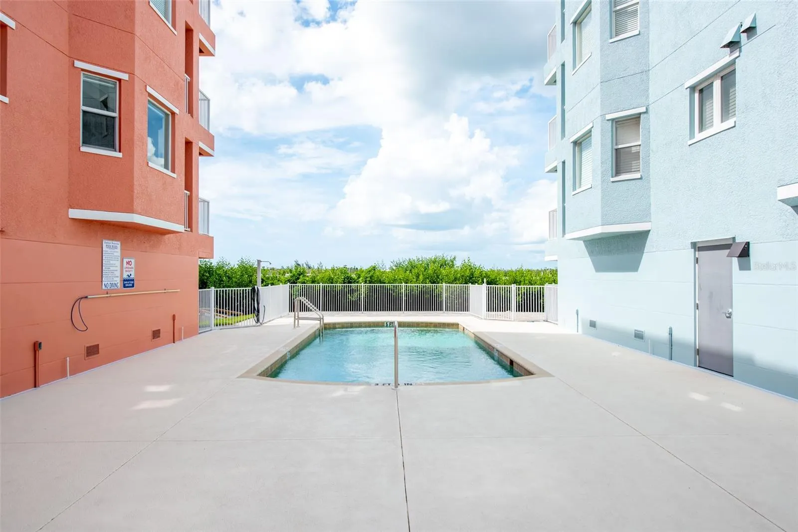 1420 BEACH RD #204, #204