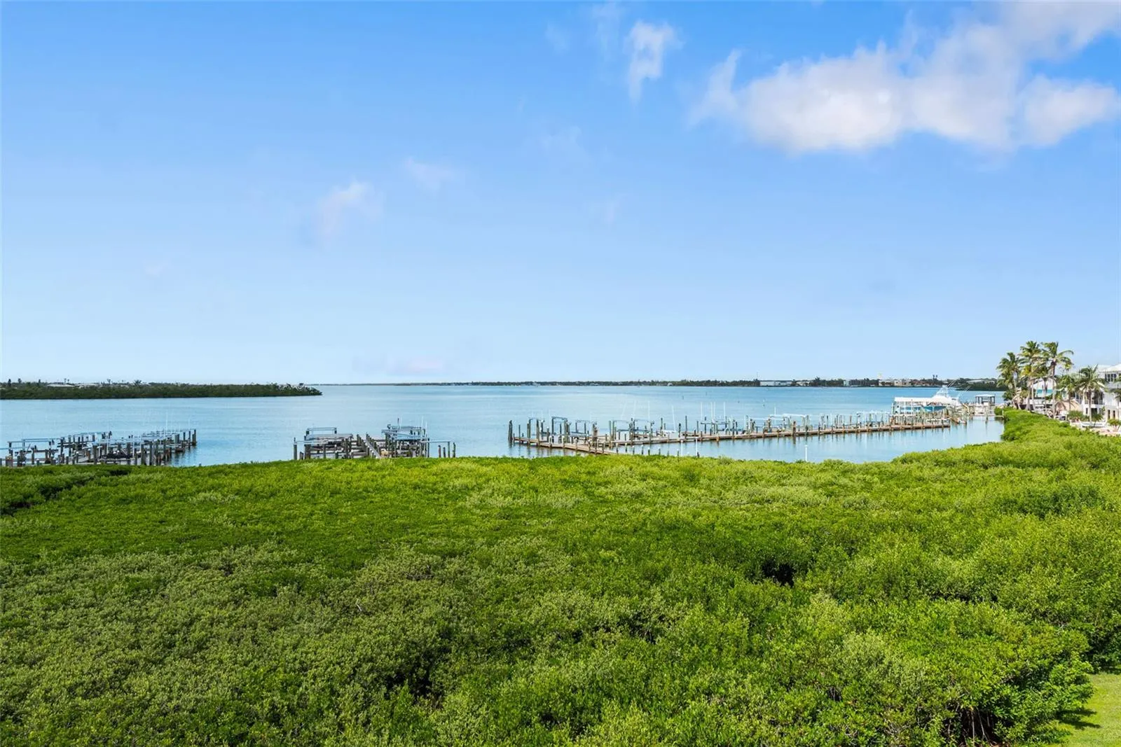 1420 BEACH RD #204, #204