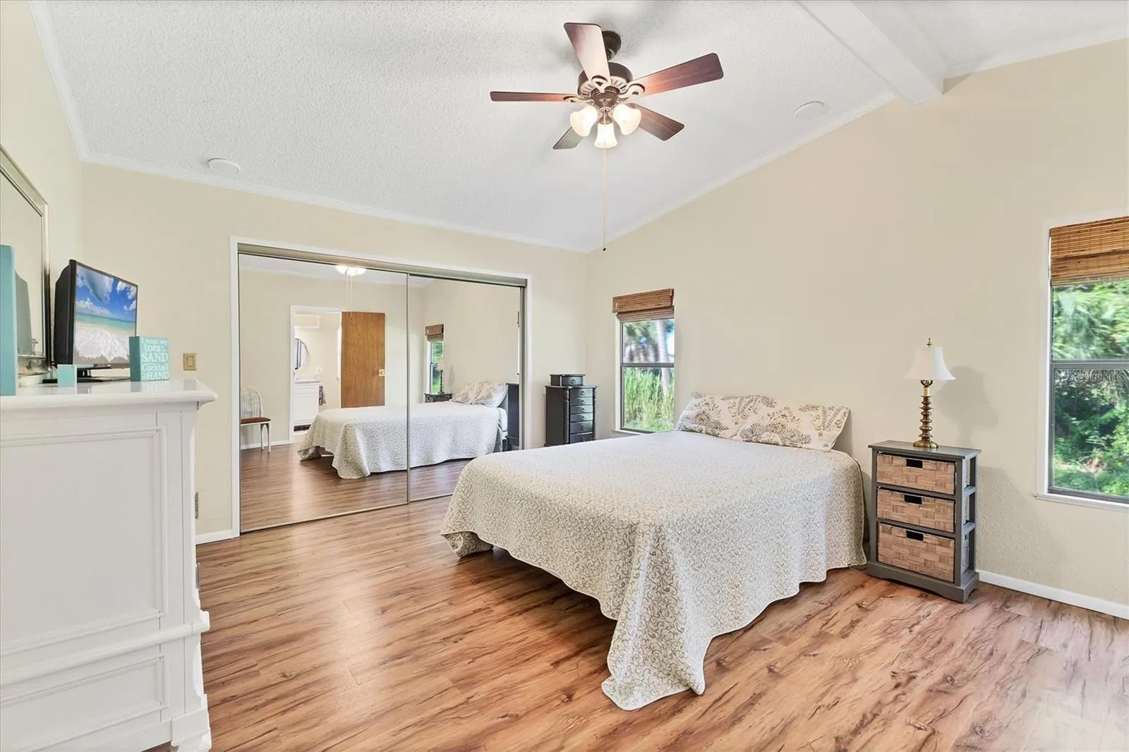 810 MANCHESTER CT