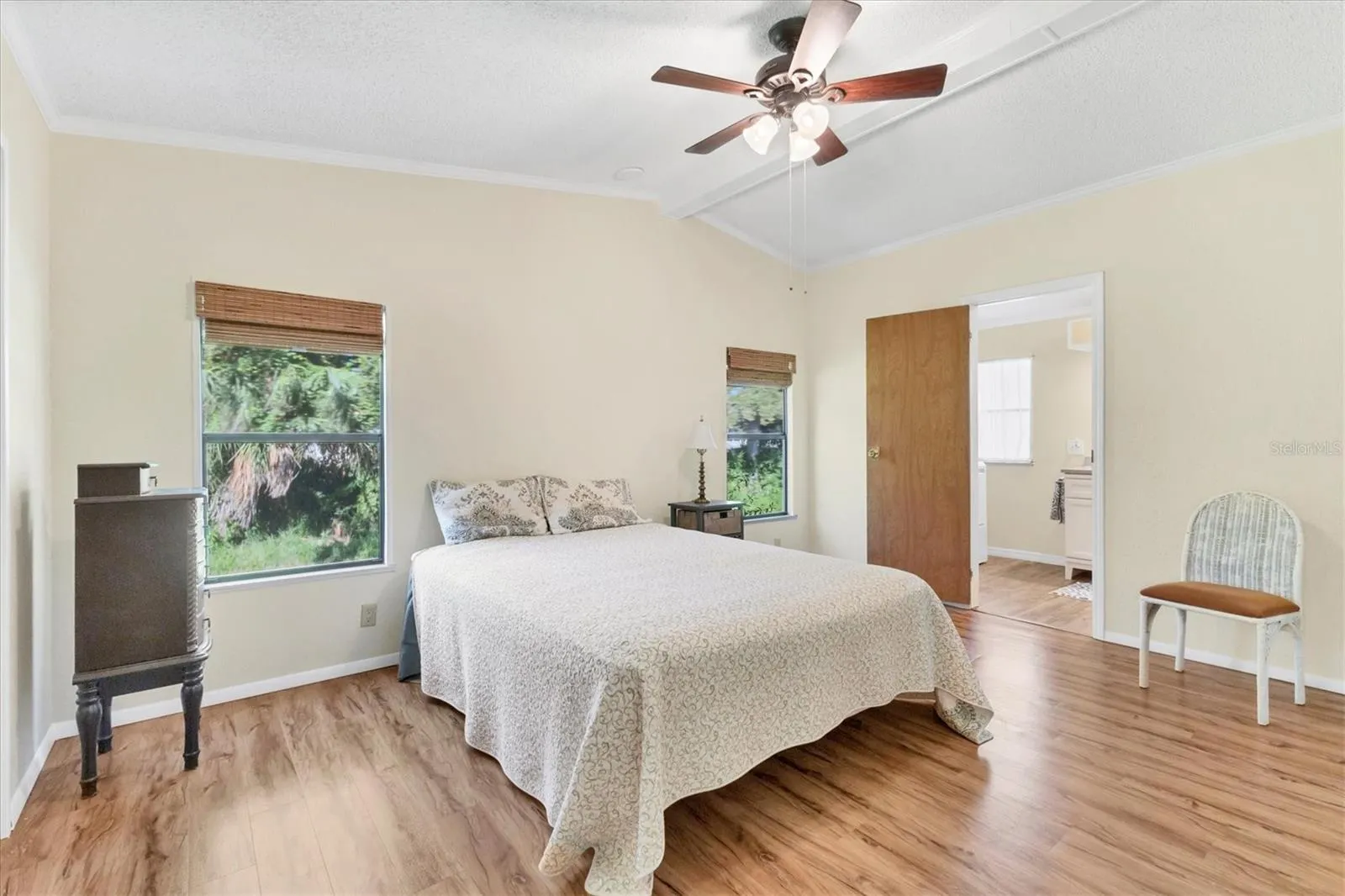 810 MANCHESTER CT