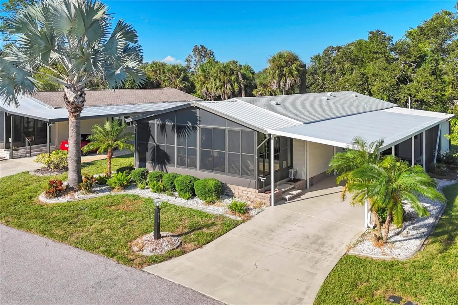 810 MANCHESTER CT