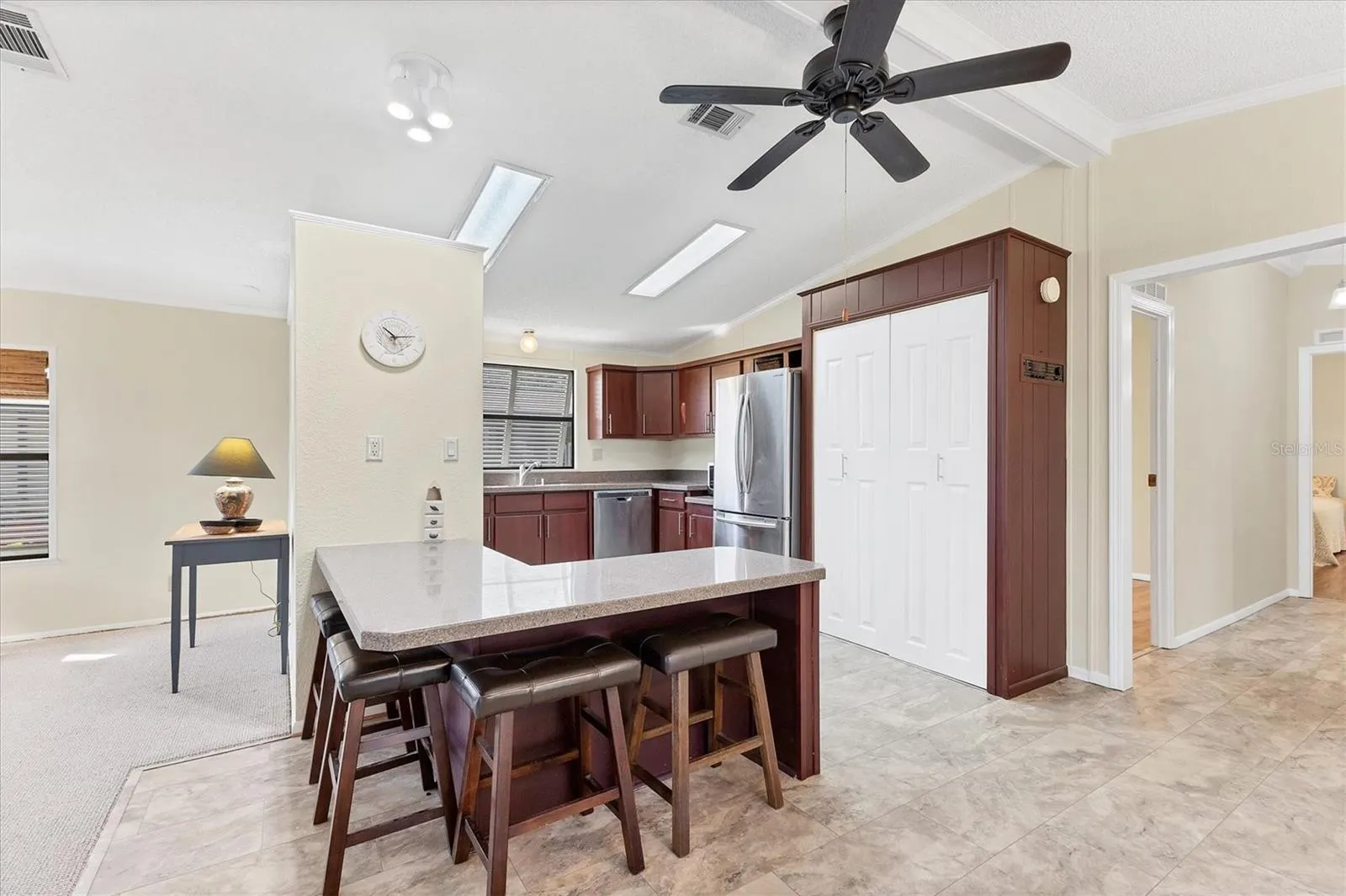 810 MANCHESTER CT