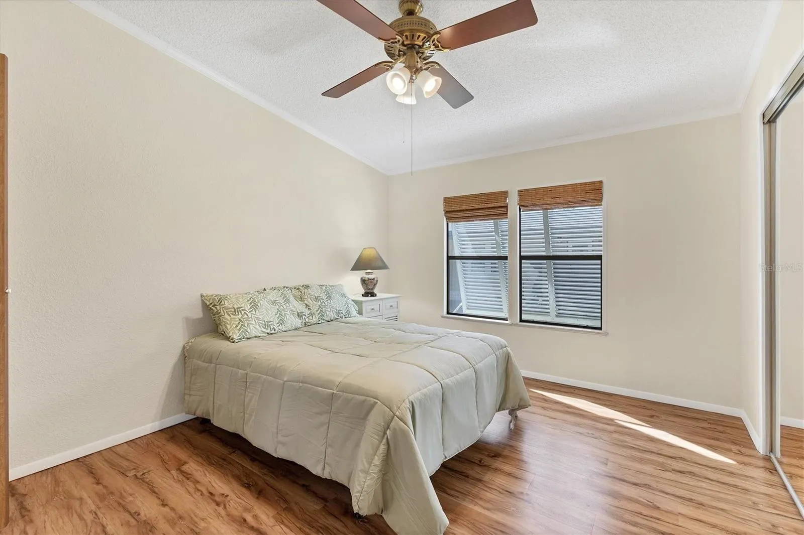 810 MANCHESTER CT