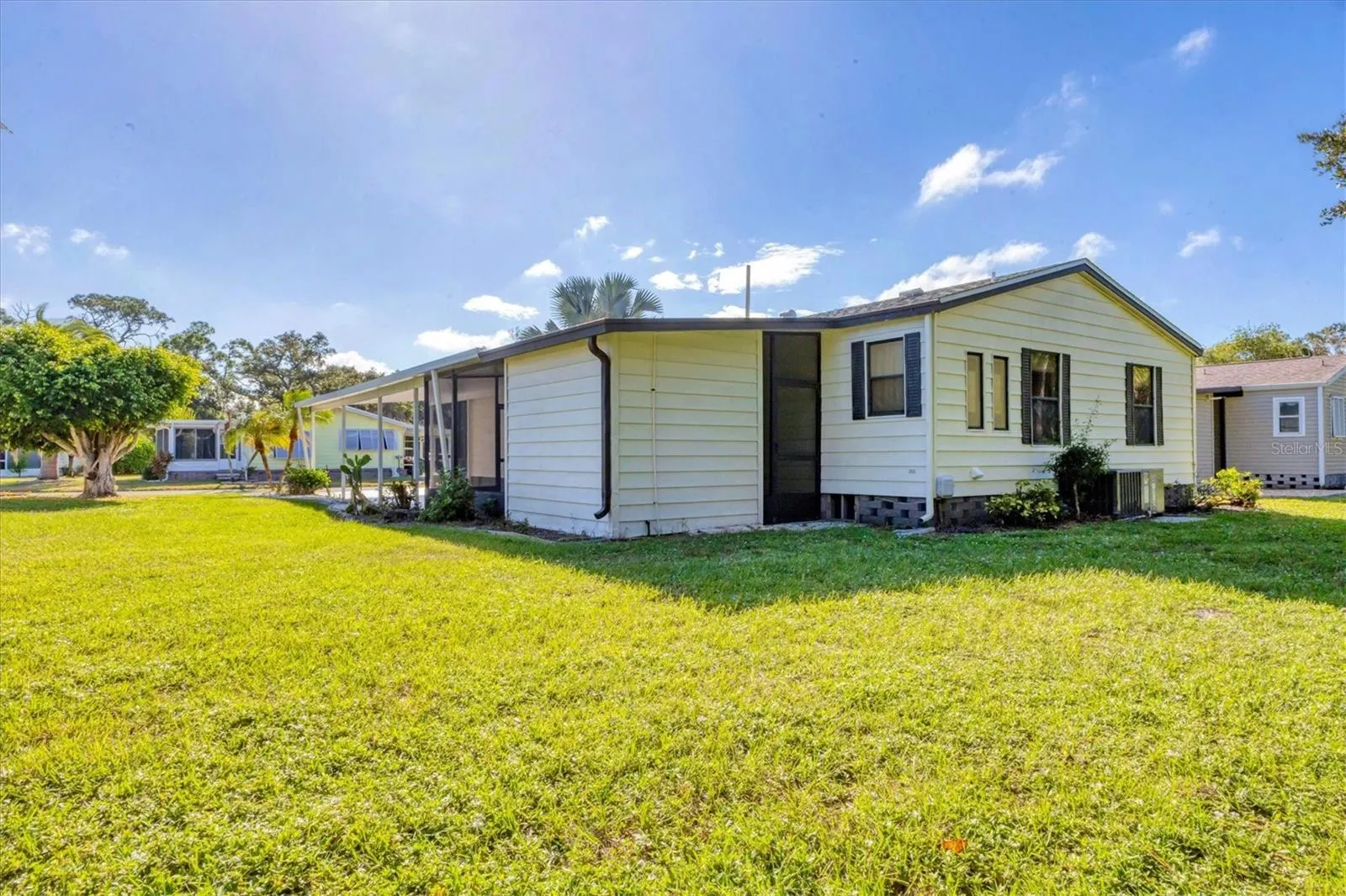810 MANCHESTER CT