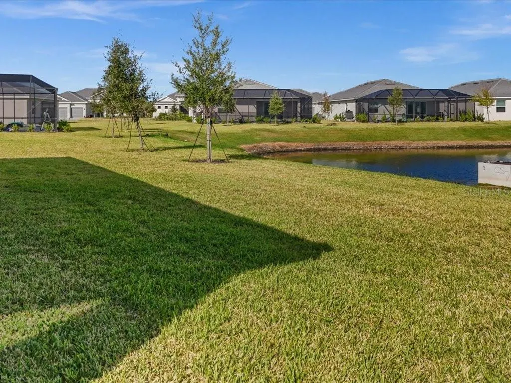 7875 LAKES EDGE LN