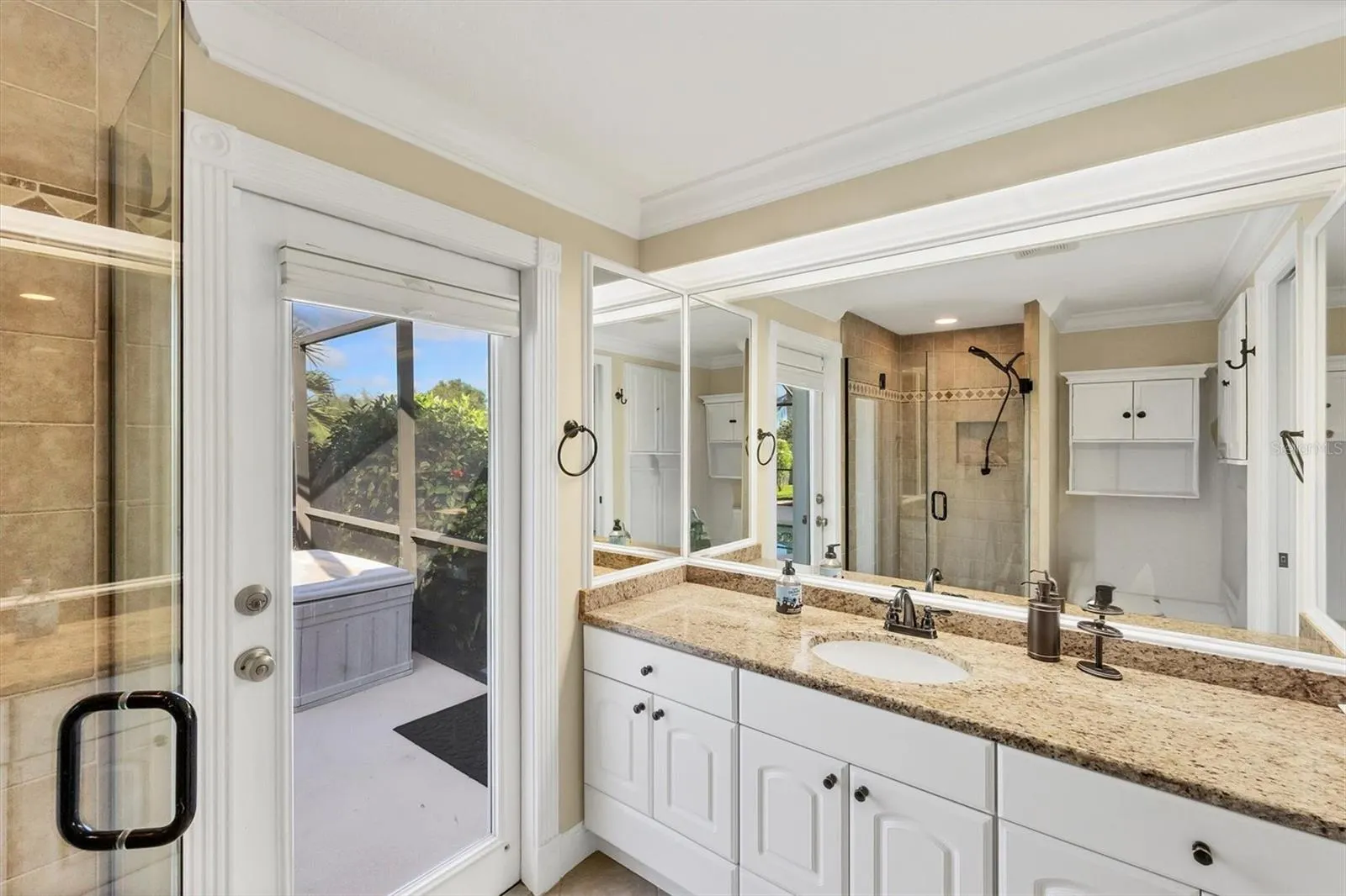 14494 LILLIAN CIR