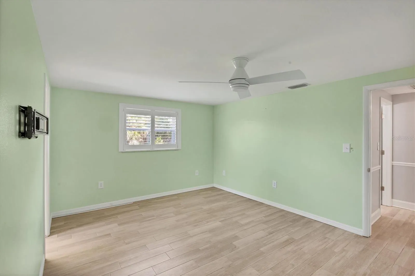14494 LILLIAN CIR