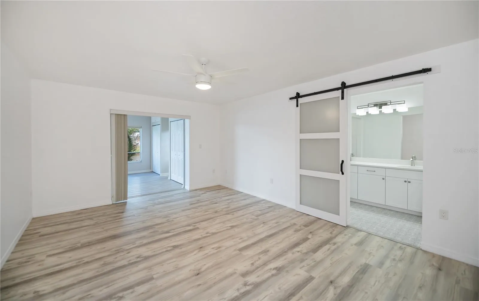 425 CYPRESS FOREST DR
