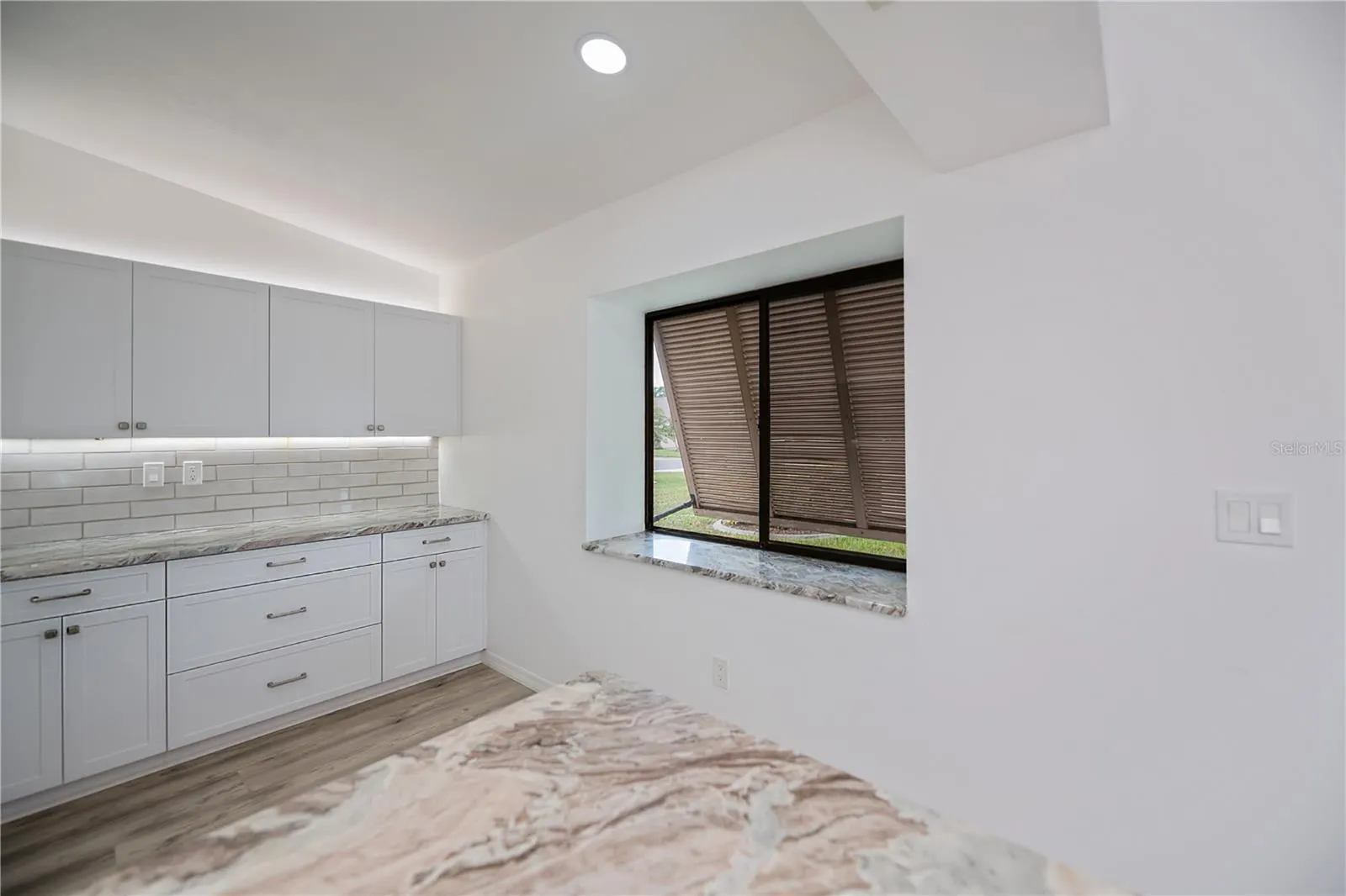 425 CYPRESS FOREST DR