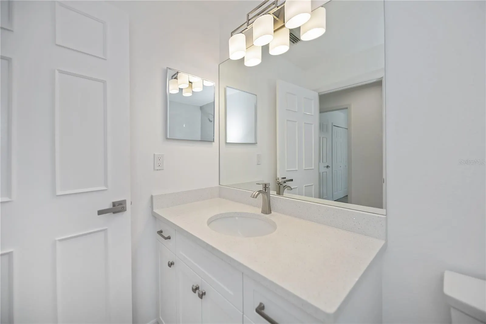 425 CYPRESS FOREST DR