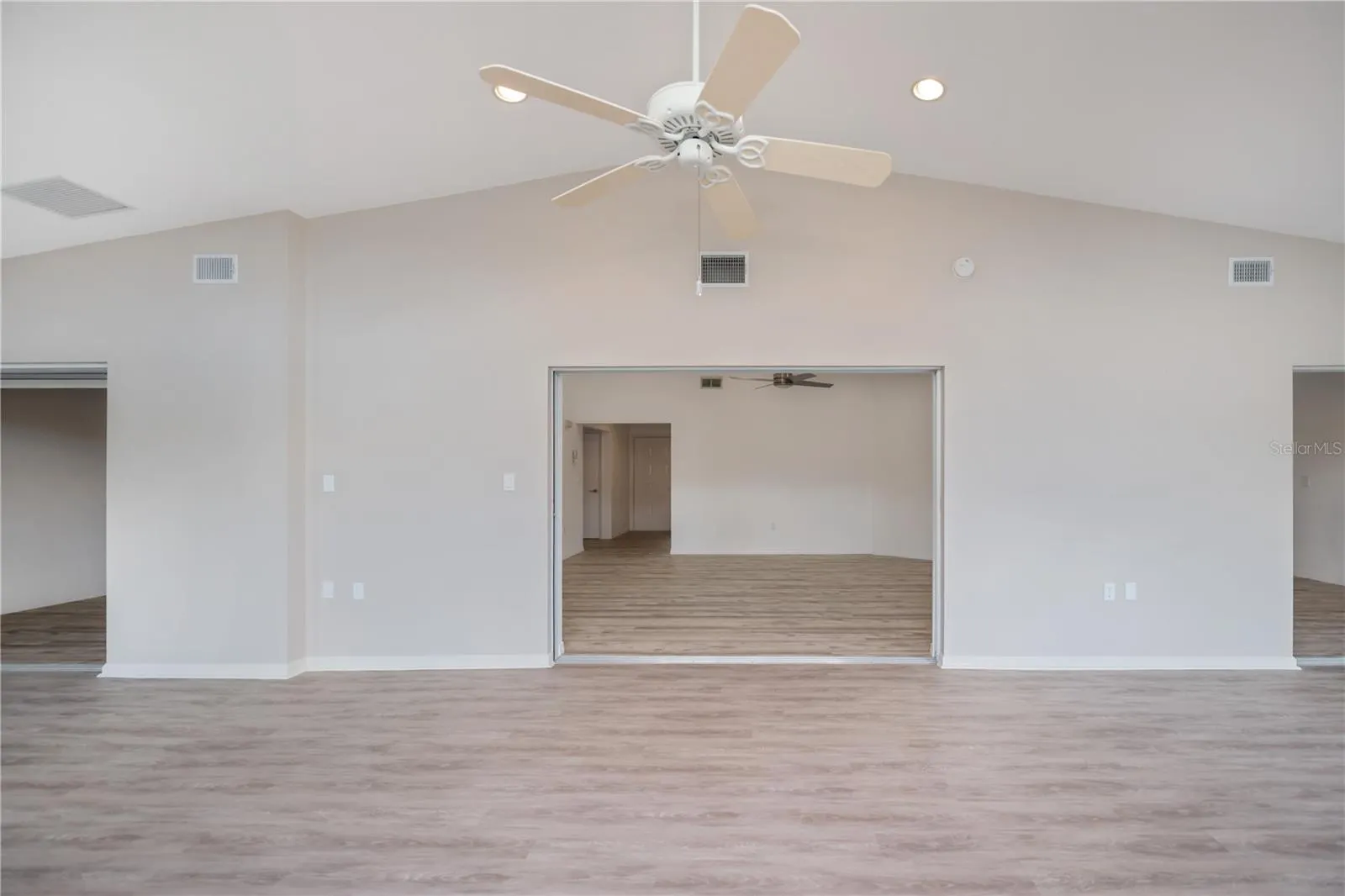425 CYPRESS FOREST DR