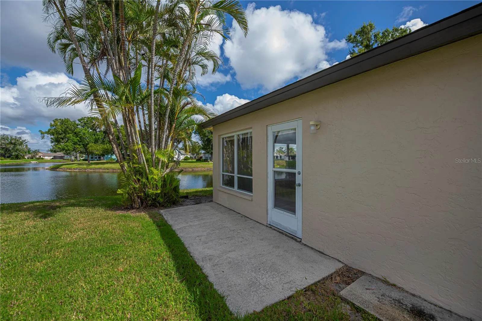 425 CYPRESS FOREST DR