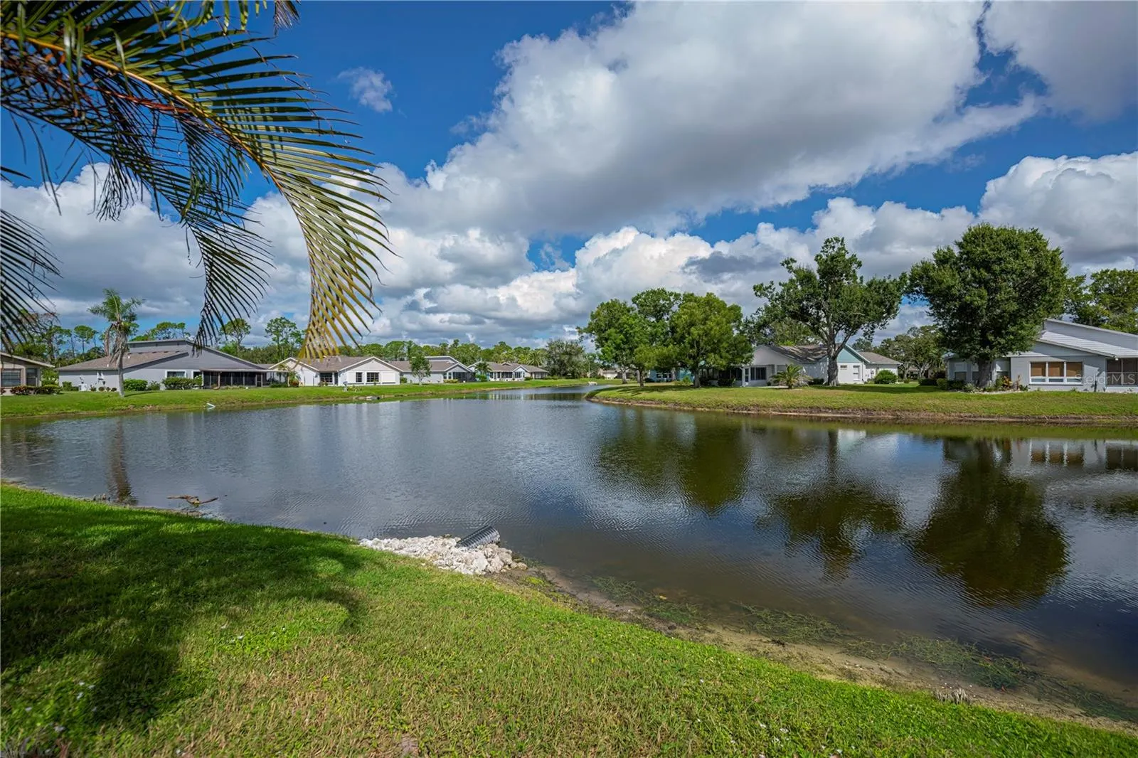 425 CYPRESS FOREST DR