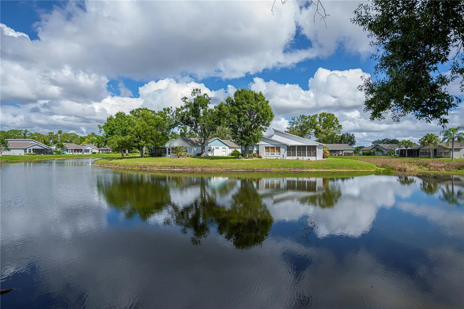 425 CYPRESS FOREST DR