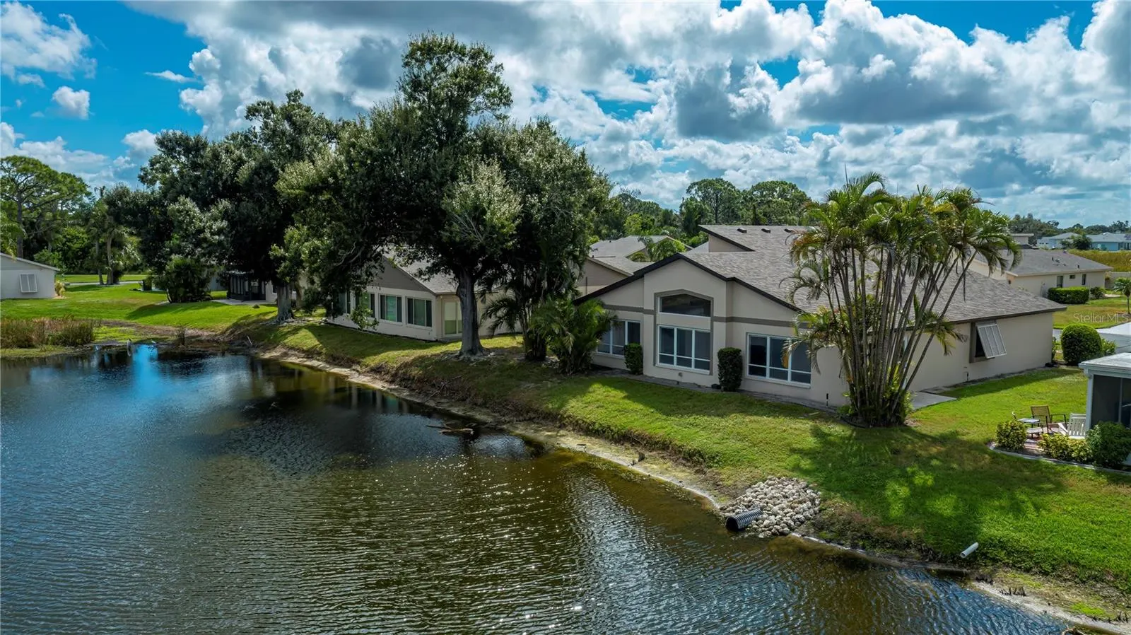 425 CYPRESS FOREST DR