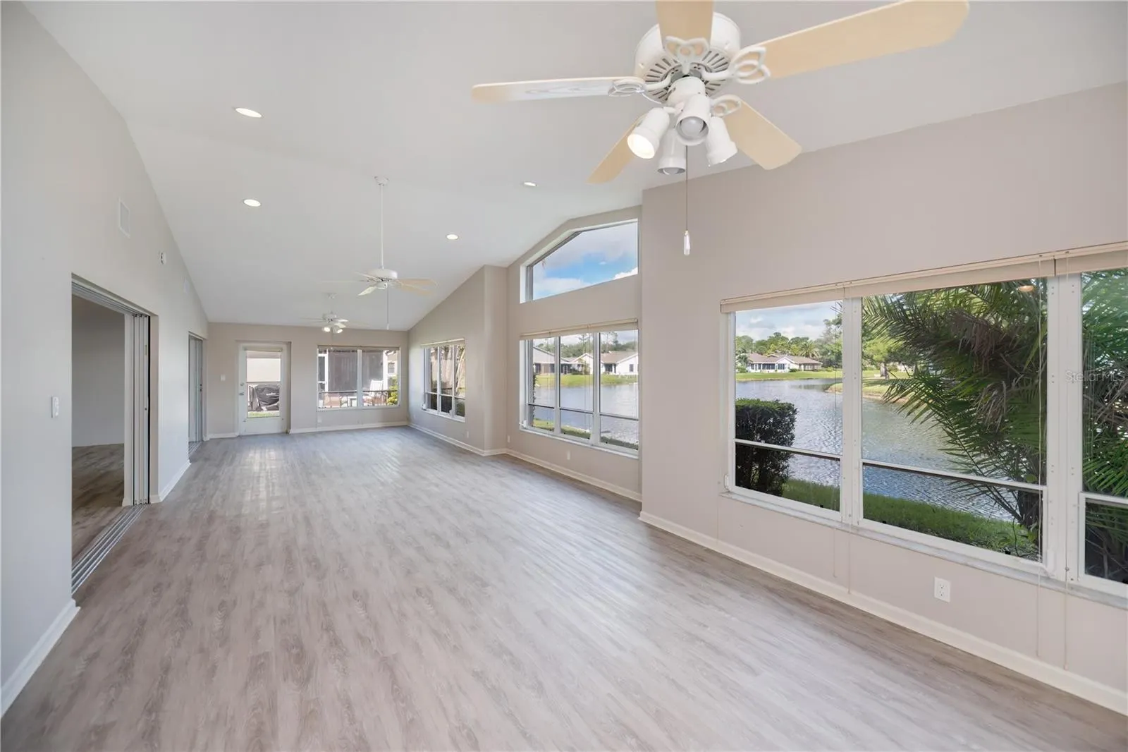 425 CYPRESS FOREST DR
