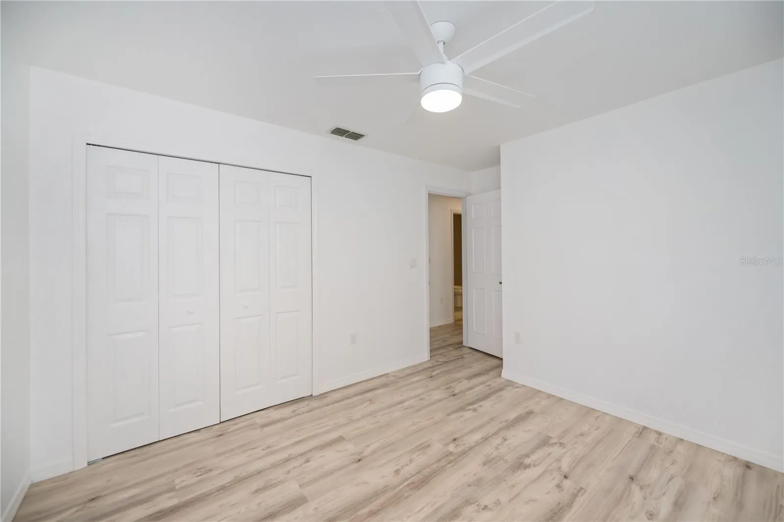 425 CYPRESS FOREST DR