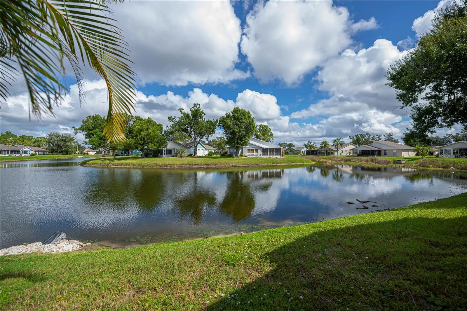 425 CYPRESS FOREST DR