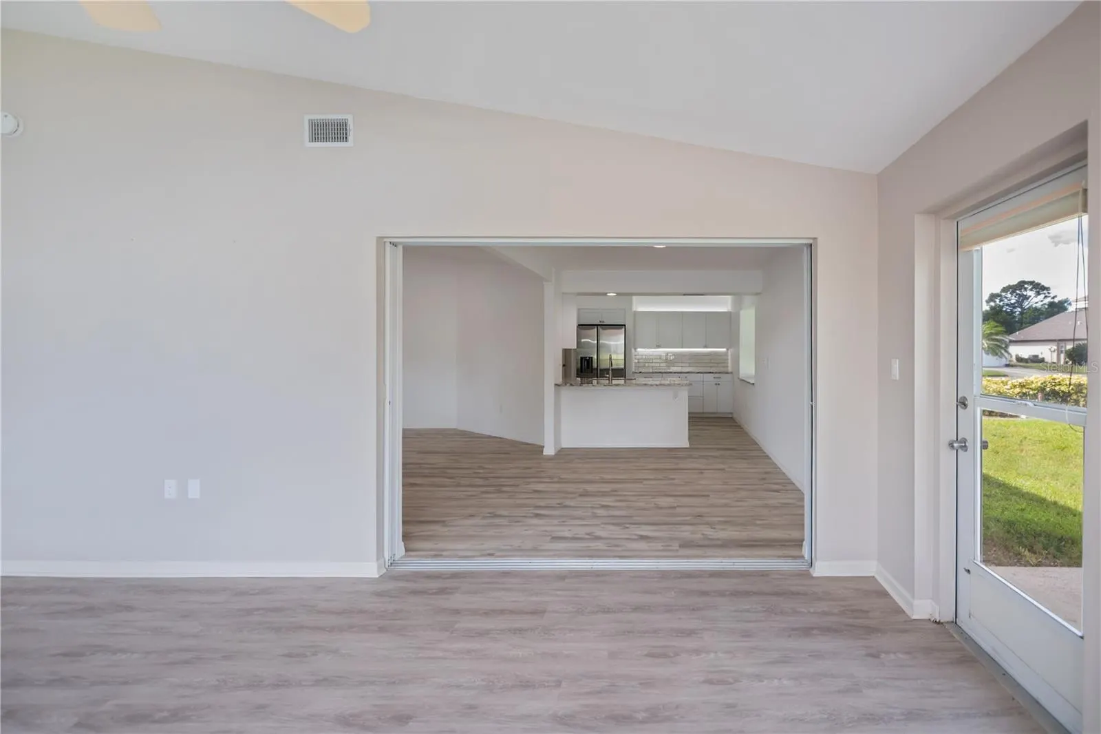 425 CYPRESS FOREST DR