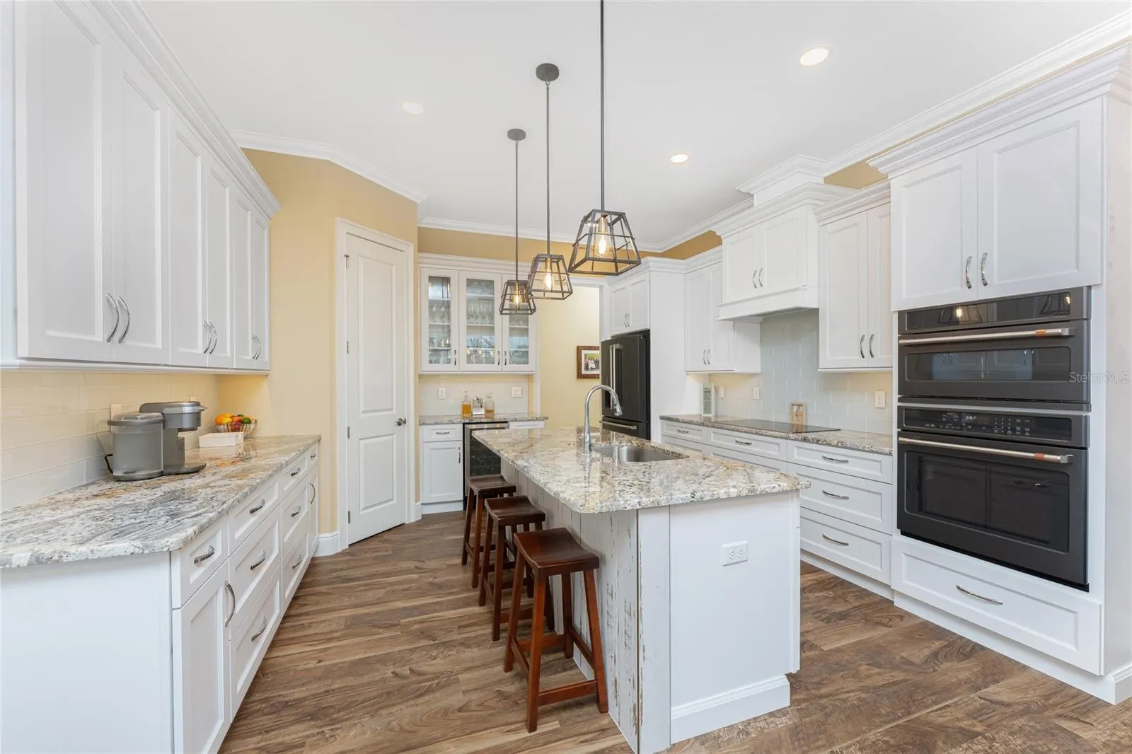 9240 PINE COVE DR