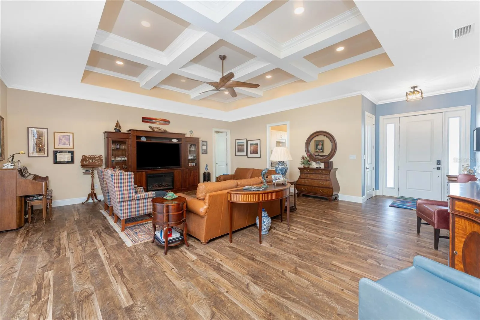 9240 PINE COVE DR